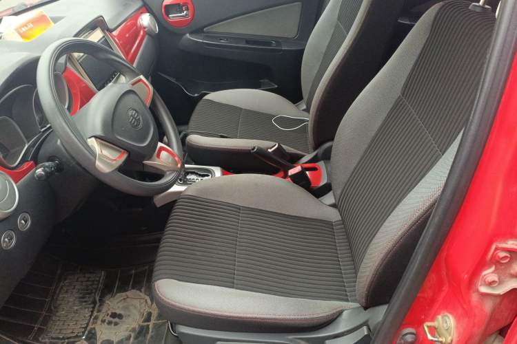 Used Oley 2014 Hatchback 1.5L Automatic Comfort Model Left Front Seat