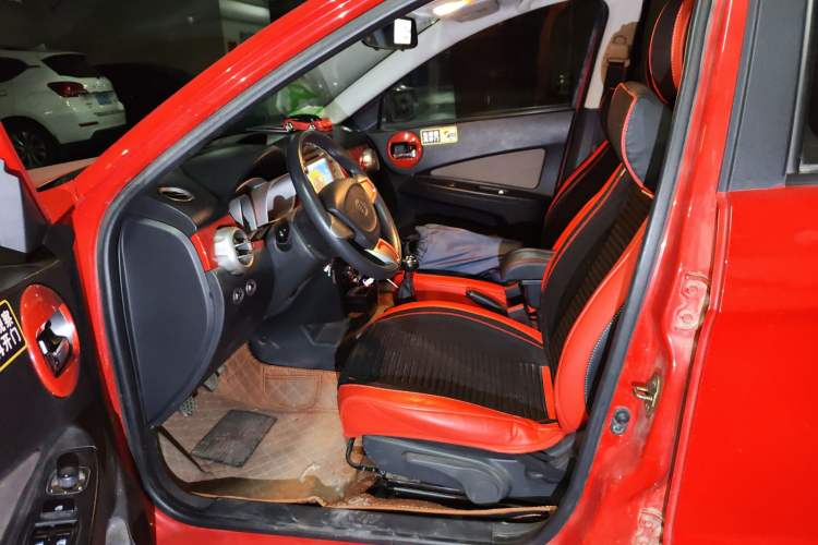 Used Oley 2014 Hatchback 1.5L Manual Comfort Model Left Front Seat