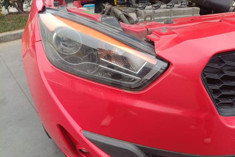 Used Oley 2014 Hatchback 1.5L Automatic Comfort Model Right Front Headlight