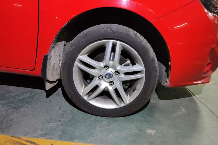 Used Oley 2014 Hatchback 1.5L Manual Comfort Model Right Front Wheel Hub