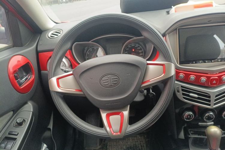 Used Oley 2014 Hatchback 1.5L Automatic Comfort Model Steering Wheel
