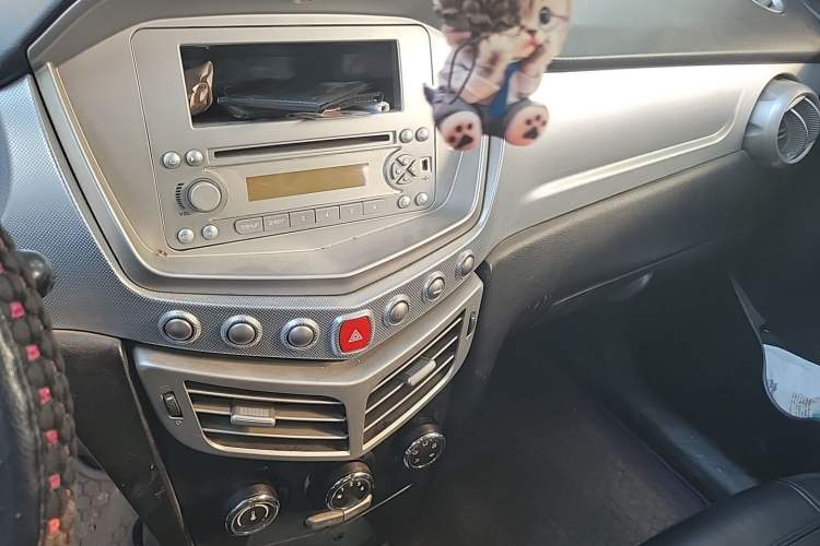 Used Oley 2014 Hatchback 1.5L Manual Comfort Model Audio And AC Panel