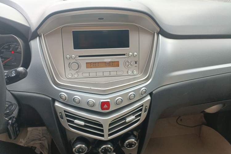 Used Oley 2014 Hatchback 1.5L Automatic Comfort Model Audio And AC Panel