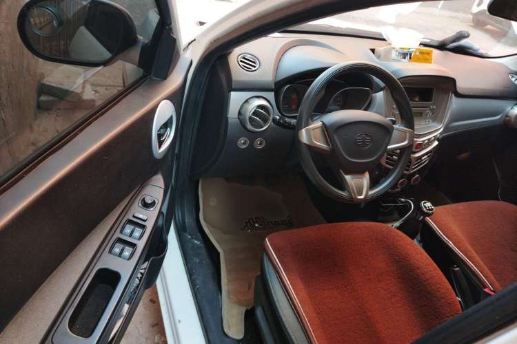 Used Oley 2014 Hatchback 1.5L Manual Comfort Model Driver Seat