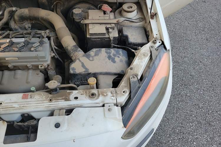 Used Oley 2014 Hatchback 1.5L Manual Comfort Model Engine Bay Left