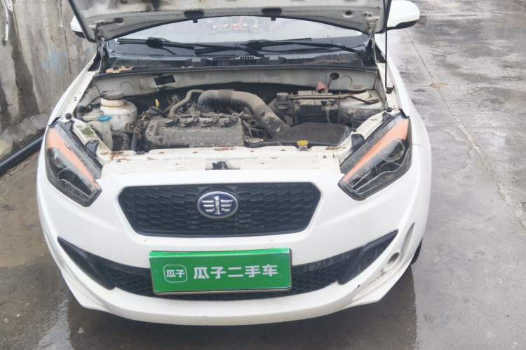 Used Oley 2014 Hatchback 1.5L Manual Comfort Model Engine Bay Left