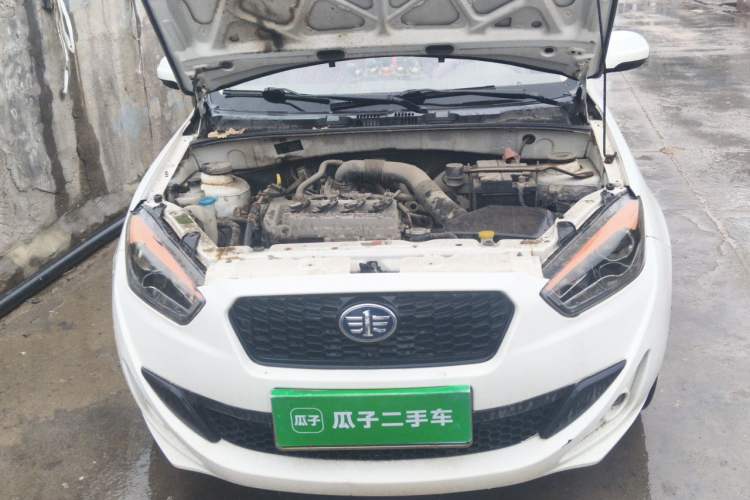 Used Oley 2014 Hatchback 1.5L Manual Comfort Model Engine Bay