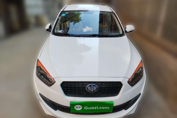 Used Oley 2014 Hatchback 1.5L Manual Comfort Model Front