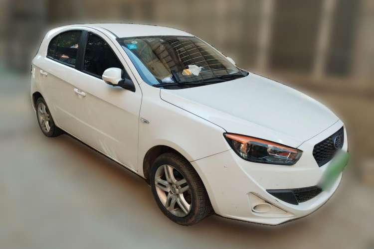Used Oley 2014 Hatchback 1.5L Manual Comfort Model Front Right 45 Deg