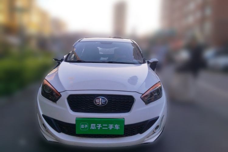 Used Oley 2014 Hatchback 1.5L Manual Comfort Model Front