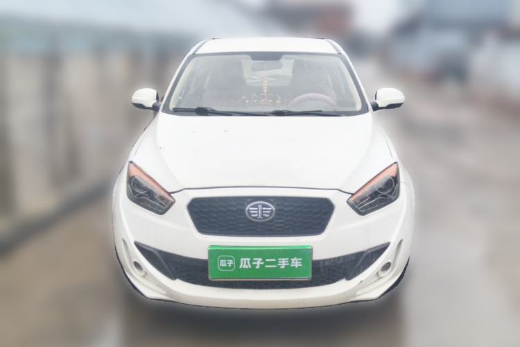 Used Oley 2014 Hatchback 1.5L Manual Comfort Model Front