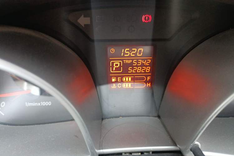 Used Oley 2014 Hatchback 1.5L Automatic Comfort Model Odometer Close Up