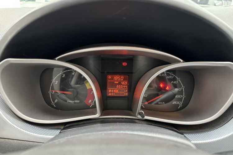 Used Oley 2014 Hatchback 1.5L Manual Comfort Model Odometer Close Up
