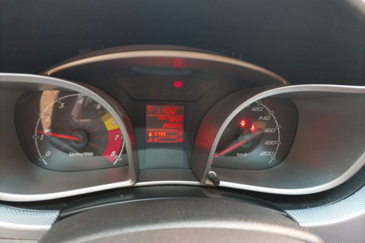 Used Oley 2014 Hatchback 1.5L Manual Comfort Model Odometer Close Up