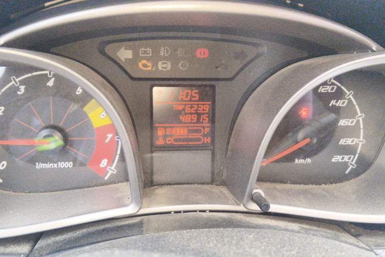 Used Oley 2014 Hatchback 1.5L Manual Comfort Model Odometer Close Up