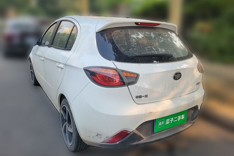 Used Oley 2014 Hatchback 1.5L Manual Comfort Model Rear Left 45 Deg