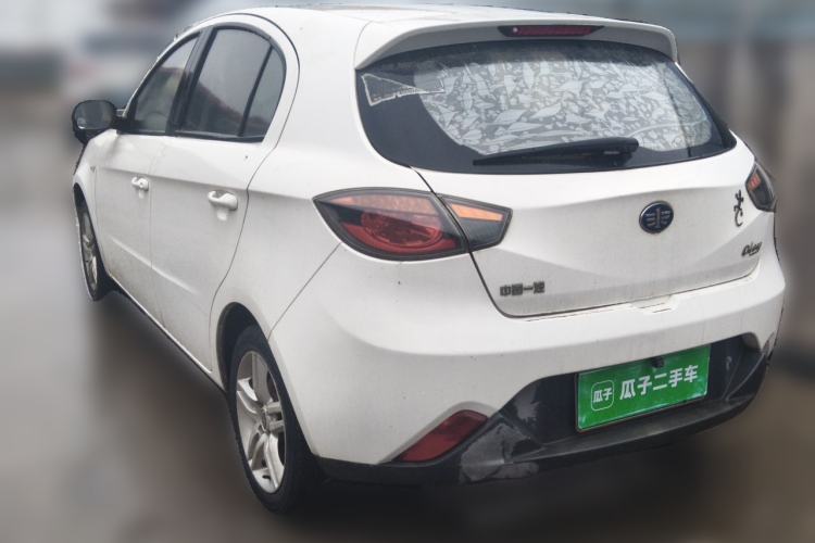 Used Oley 2014 Hatchback 1.5L Manual Comfort Model Rear Left 45 Deg