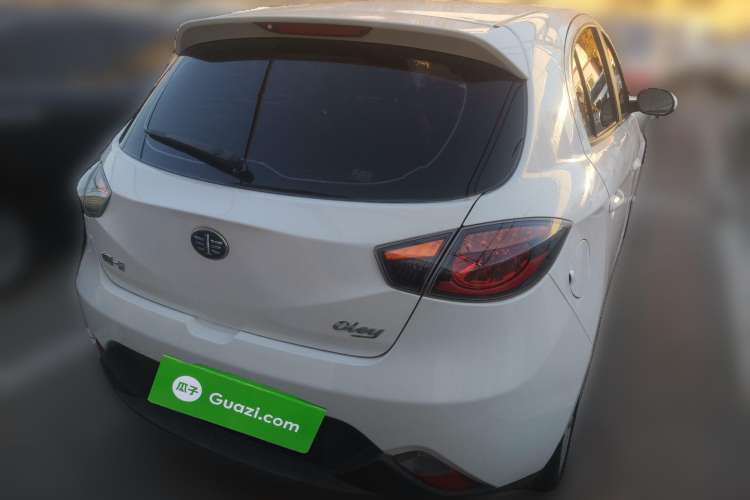 Used Oley 2014 Hatchback 1.5L Automatic Comfort Model Rear Right 45 Deg
