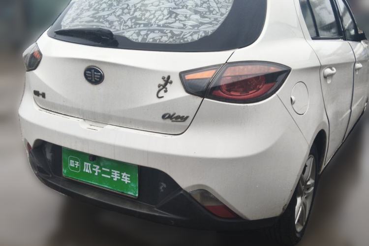 Used Oley 2014 Hatchback 1.5L Manual Comfort Model Rear Right 45 Deg