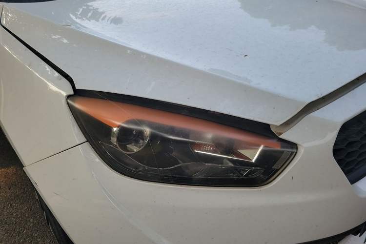 Used Oley 2014 Hatchback 1.5L Manual Comfort Model Right Front Headlight