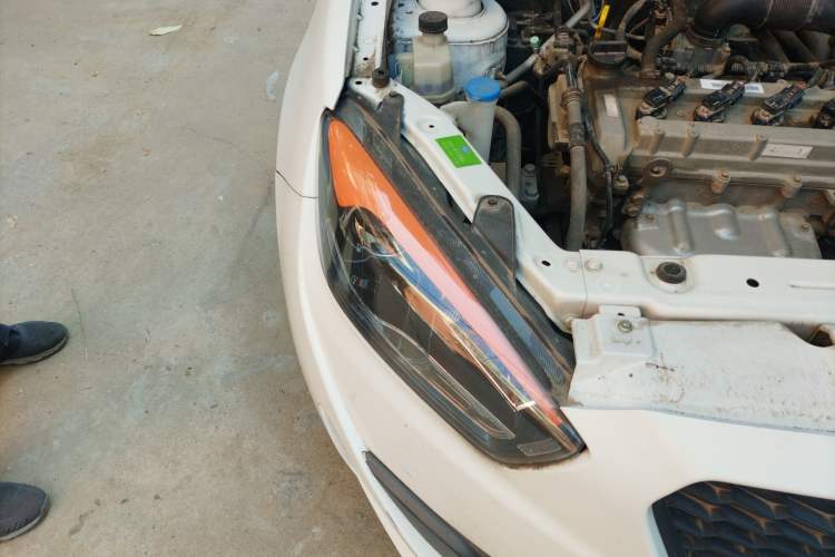 Used Oley 2014 Hatchback 1.5L Manual Comfort Model Right Front Headlight