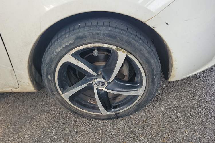 Used Oley 2014 Hatchback 1.5L Manual Comfort Model Right Front Wheel Hub