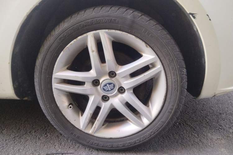 Used Oley 2014 Hatchback 1.5L Manual Comfort Model Right Front Wheel Hub