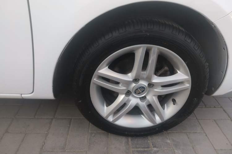 Used Oley 2014 Hatchback 1.5L Automatic Comfort Model Right Front Wheel Hub