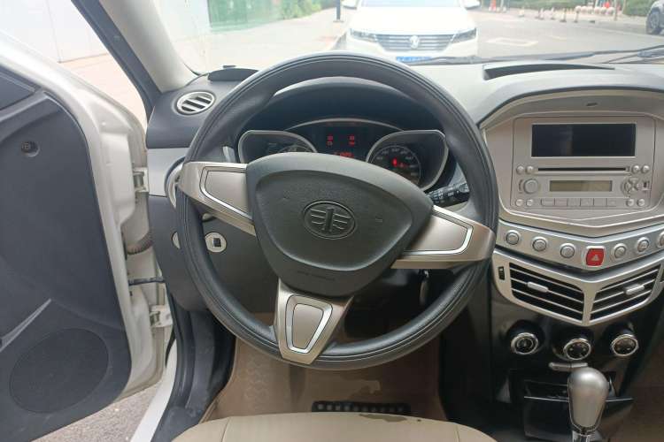 Used Oley 2014 Hatchback 1.5L Automatic Comfort Model Steering Wheel