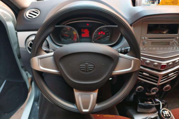 Used Oley 2014 Hatchback 1.5L Manual Comfort Model Steering Wheel