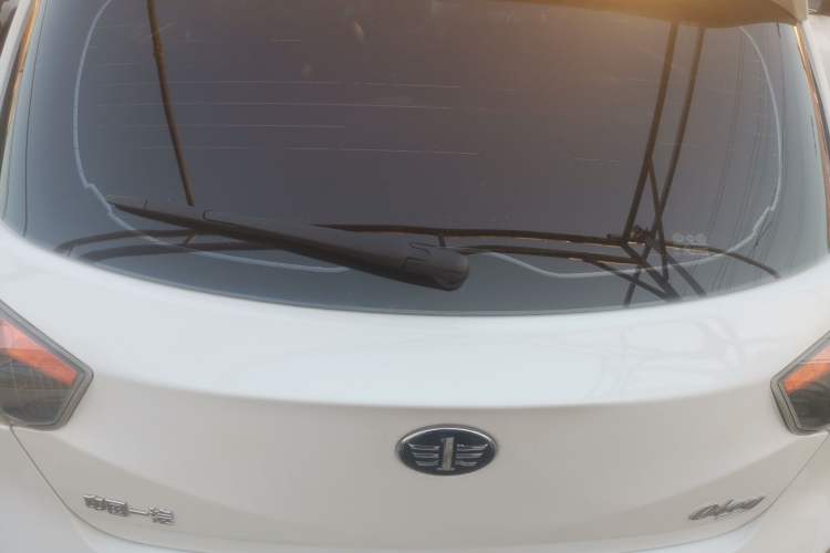 Used Oley 2014 Hatchback 1.5L Automatic Comfort Model Trunk