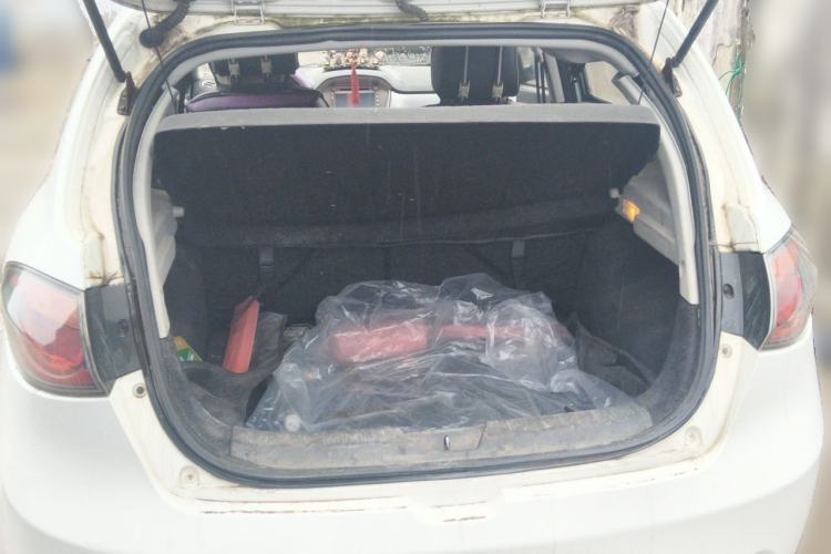 Used Oley 2014 Hatchback 1.5L Manual Comfort Model Trunk