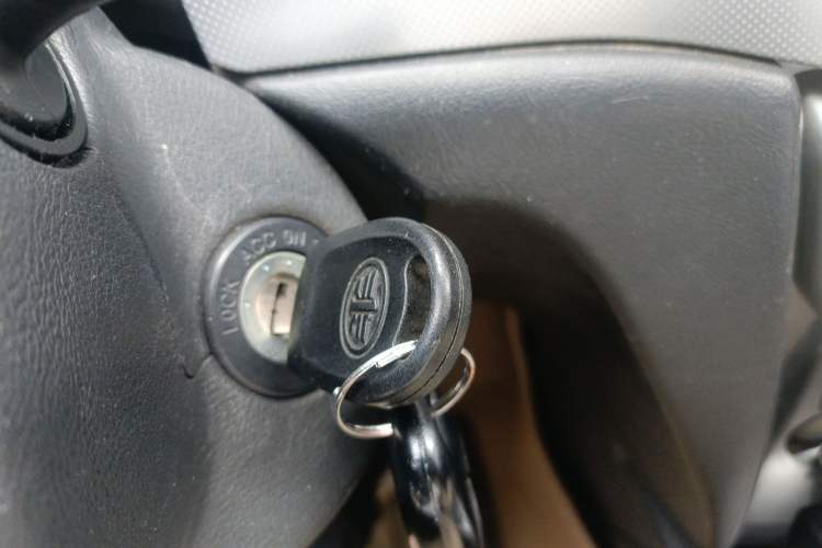 Used Oley 2014 Hatchback 1.5L Automatic Comfort Model Vehicle Key