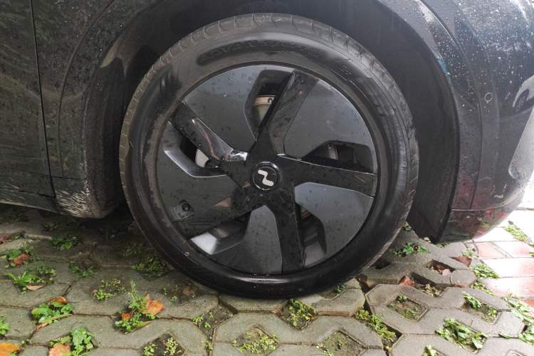 Used ONVO L60 2024 60 kWh Rear-Drive Version Right Front Wheel Hub