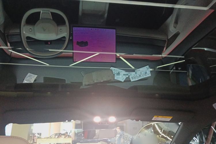 Used ONVO L60 2024 60 kWh Rear-Drive Version Headliner