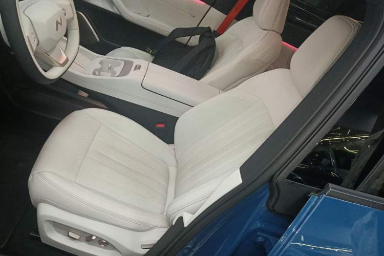 Used ONVO L60 2024 60 kWh Rear-Drive Version Left Front Seat