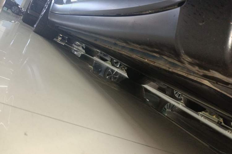 Used ONVO L60 2024 60 kWh Rear-Drive Version Right Side Sill