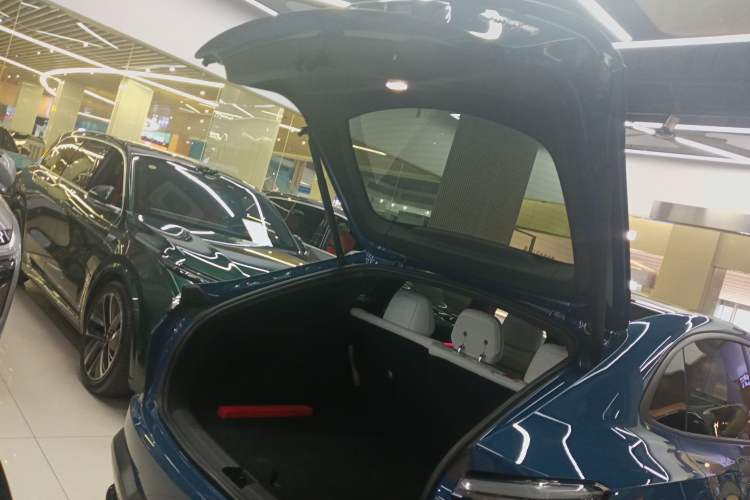 Used ONVO L60 2024 60 kWh Rear-Drive Version Trunk