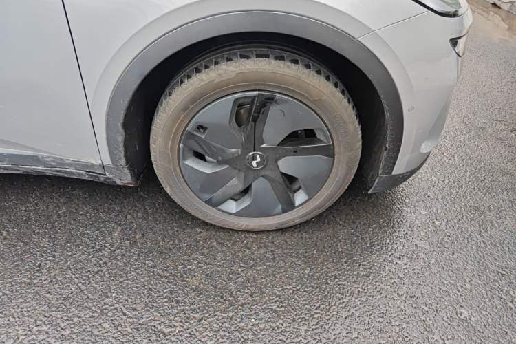 Used ONVO L60 2024 60 kWh Rear-Drive Version Right Front Wheel Hub