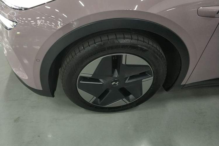 Used ONVO L60 2024 60 kWh Rear-Drive Version Exterior 7