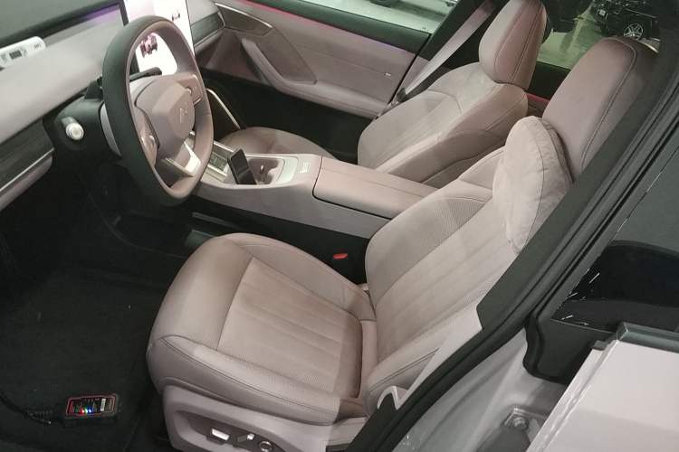 Used ONVO L60 2024 60 kWh Rear-Drive Version Left Front Seat
