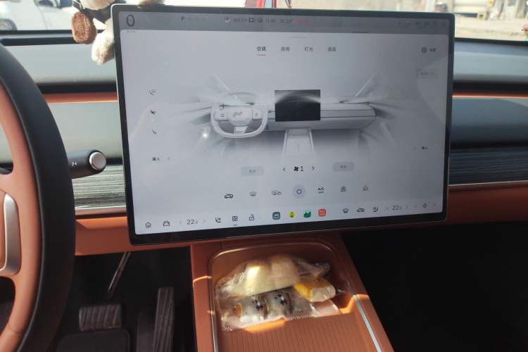 Used ONVO L60 2024 60 kWh Rear-Drive Version Audio And AC Panel