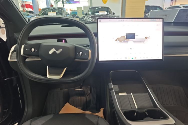 Used ONVO L60 2024 60 kWh Rear-Drive Version Center Console