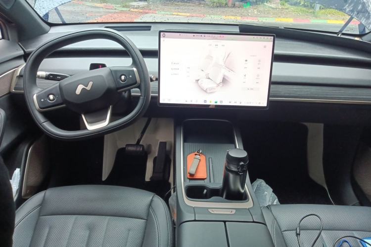 Used ONVO L60 2024 60 kWh Rear-Drive Version Center Console