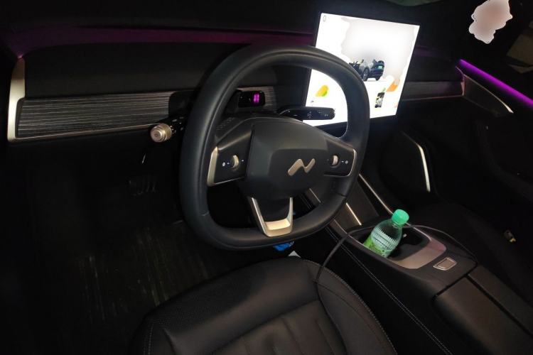Used ONVO L60 2024 60 kWh Rear-Drive Version Center Console
