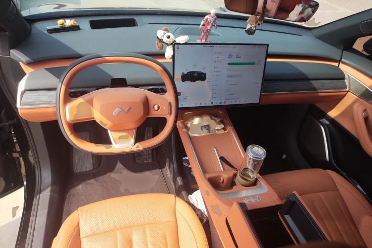 Used ONVO L60 2024 60 kWh Rear-Drive Version Center Console