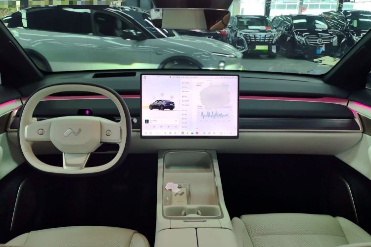 Used ONVO L60 2024 60 kWh Rear-Drive Version Center Console