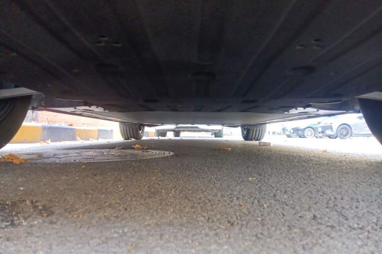 Used ONVO L60 2024 60 kWh All-Wheel Drive Chassis Front