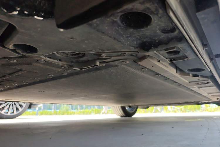 Used ONVO L60 2024 60 kWh Rear-Drive Version Chassis Rear Right