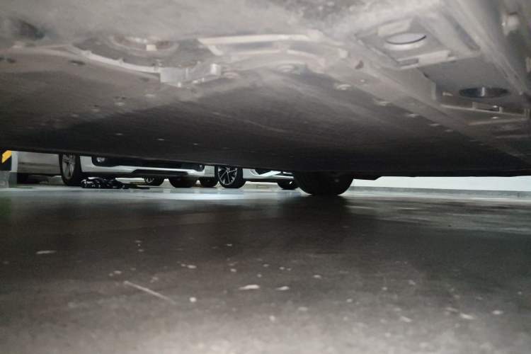 Used ONVO L60 2024 60 kWh Rear-Drive Version Chassis Rear Right